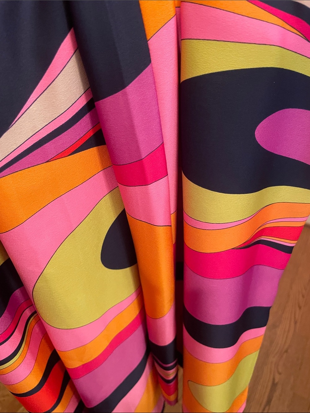 Trina Turk Long Weekend pant in vibrant swirl sz 2 - Picture 2 of 6